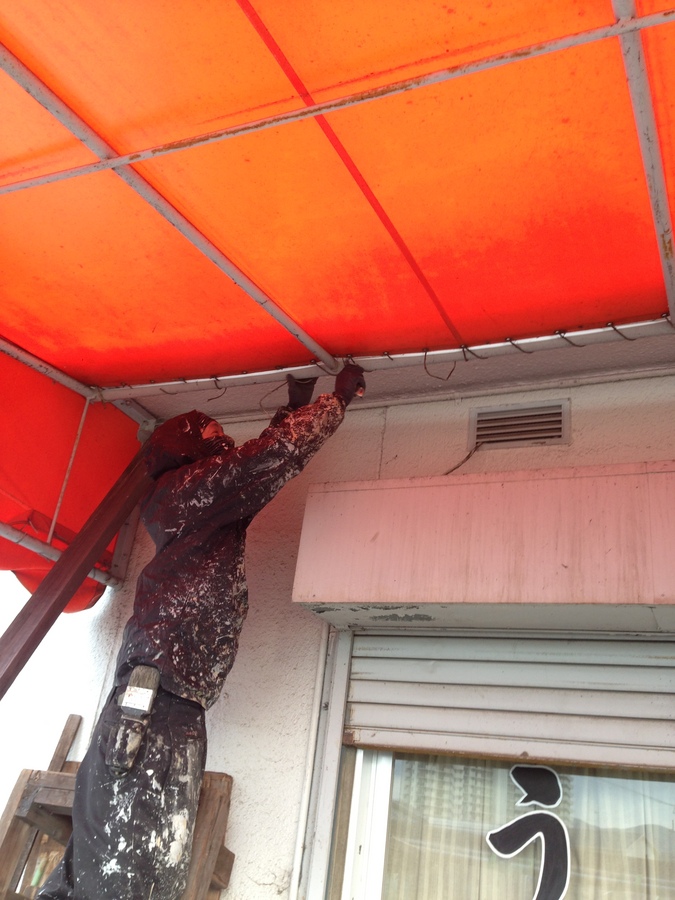 和歌山県岩出市の店舗テント張替えと、鉄部塗装工事。のサブ画像02